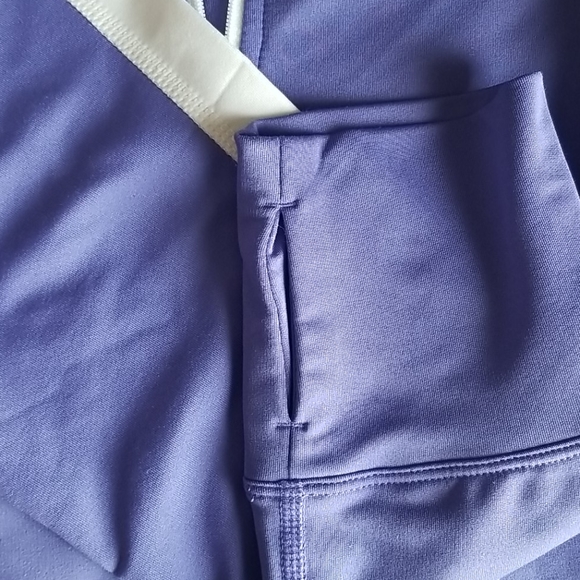 Nike dri-fit top - Picture 4 of 4